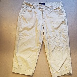 Bandolinoblu Cream Color Capri Pants Size 16